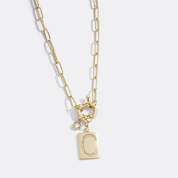 Collier avec pendentif initial pavé et chaîne trombone