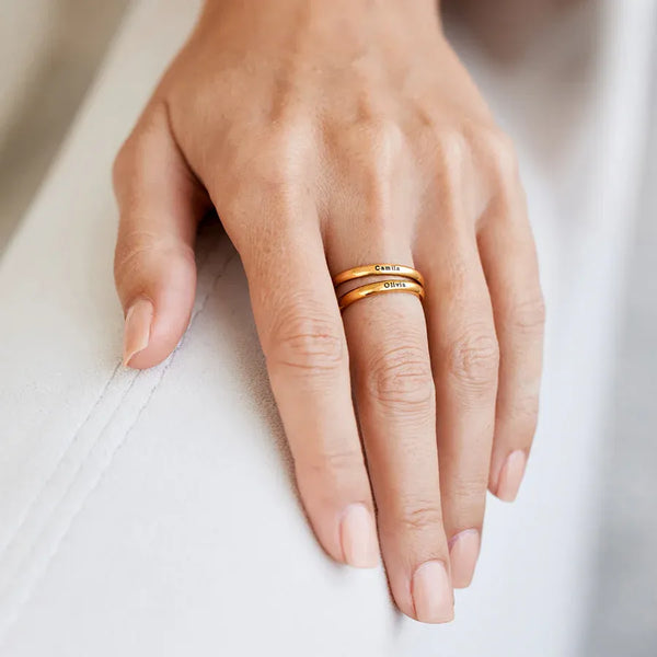 Petite bague empilable avec nom