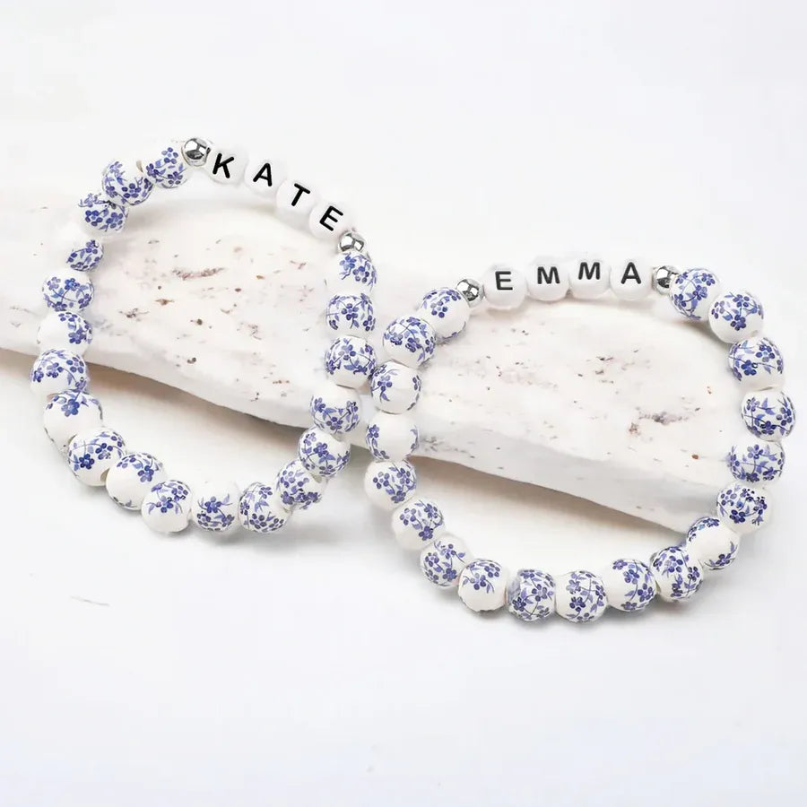 Bracelet personnalisé en perles de porcelaine bleue