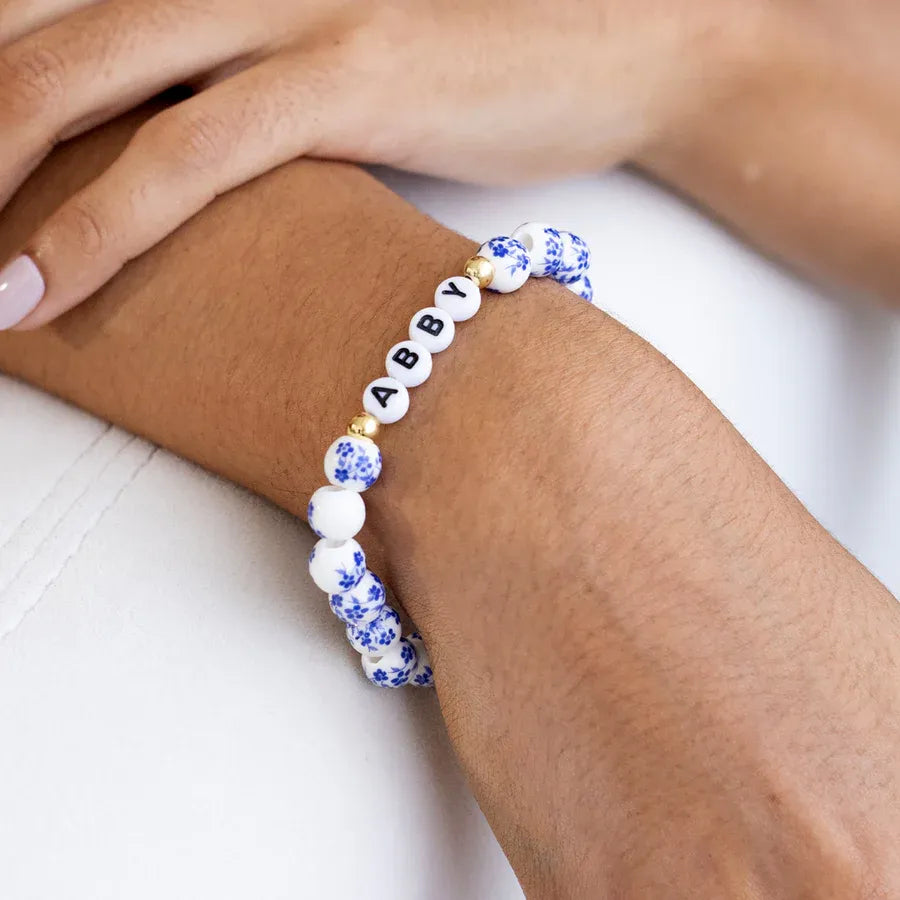 Bracelet personnalisé en perles de porcelaine bleue